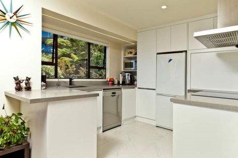 Photo of property in 1/30 Manly Esplanade, Browns Bay, Auckland, 0630