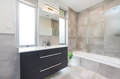 Photo of property in 14 Kensington Mews, Hokowhitu, Palmerston North, 4410