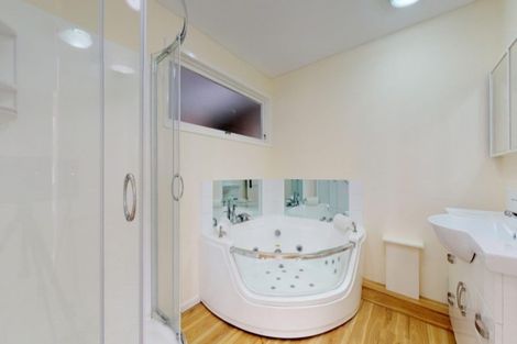 Photo of property in 32 Saint Annes Street, Levin, 5510