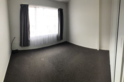 Photo of property in 1/133 Queens Drive, Lyall Bay, Wellington, 6022