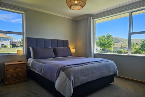 Photo of property in 32 Aorangi Crescent, Lake Tekapo, 7999