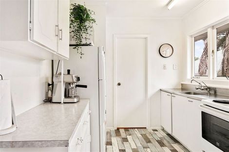 Photo of property in 17 Brookfield Road, Te Atatu Peninsula, Auckland, 0610