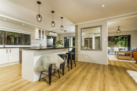Photo of property in 2/304 Beach Road, Campbells Bay, Auckland, 0630
