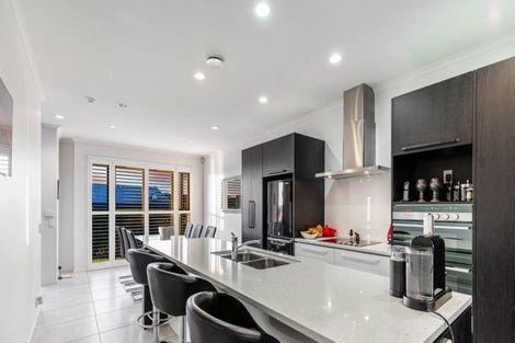 Photo of property in 16 Purchas Hill Drive, Stonefields, Auckland, 1072