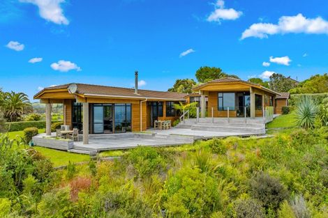 Photo of property in 381 Oaia Road, Muriwai, Waimauku, 0881