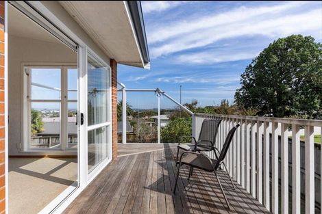 Photo of property in 19 Carole Crescent, Pakuranga, Auckland, 2010