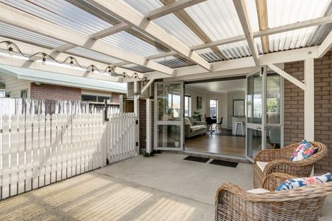 Photo of property in 10 Webb Place, Papamoa Beach, Papamoa, 3118