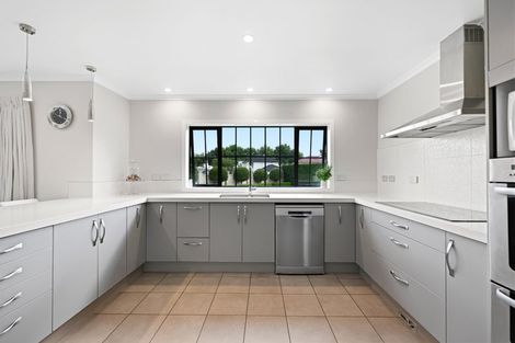 Photo of property in 27 Nielsen Gardens, Rototuna, Hamilton, 3210