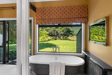 Photo of property in 82 Opoutere Road, Whangamata, 3691