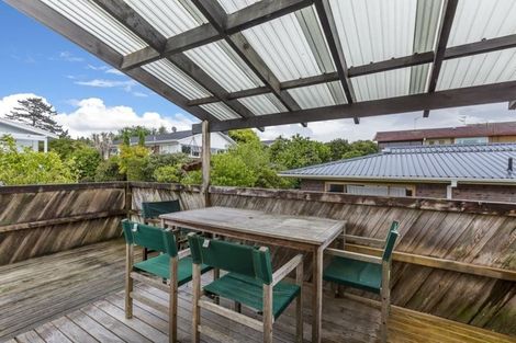 Photo of property in 2/47 James Evans Drive, Northcote, Auckland, 0627
