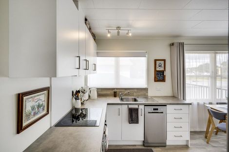 Photo of property in 47 Bristol Street, Tamatea, Napier, 4112