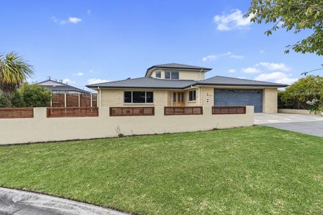 Photo of property in 3 Mahoe Street, Strandon, New Plymouth, 4312