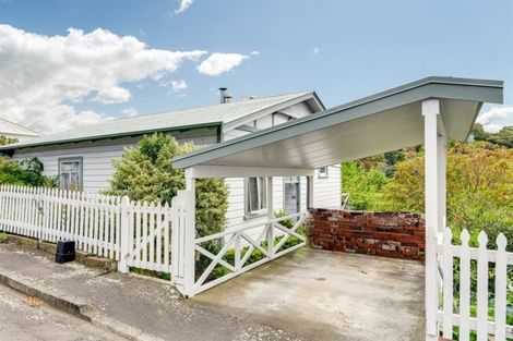 Photo of property in 14 Enfield Road, Hospital Hill, Napier, 4110