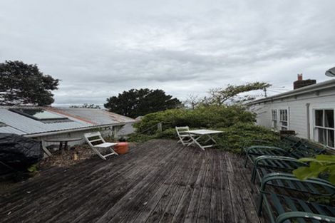 Photo of property in 62 Kelburn Parade, Kelburn, Wellington, 6012