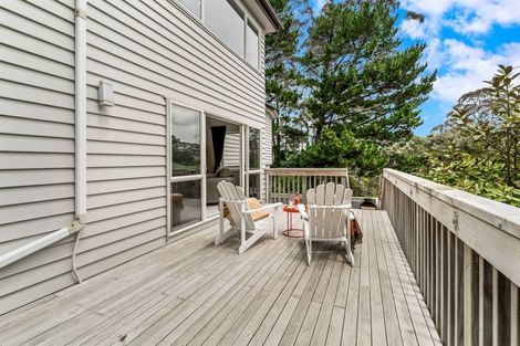 Photo of property in 80 Rising Parade, Fairview Heights, Auckland, 0632