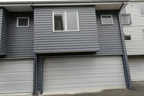 Photo of property in 1 Buncrana Place, Rosehill, Papakura, 2113