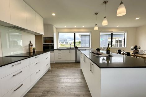 Photo of property in 8 Chatham Rise, Seaward Bush, Invercargill, 9812