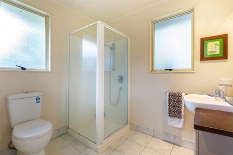 Photo of property in 8 Red Oak Place, Schnapper Rock, Auckland, 0632