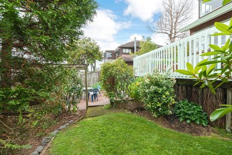 Photo of property in 2/16 Zion Road, Birkenhead, Auckland, 0626
