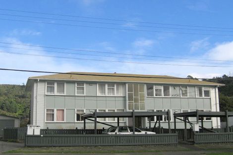 Photo of property in 340-346 George Street, Stokes Valley, Lower Hutt, 5019