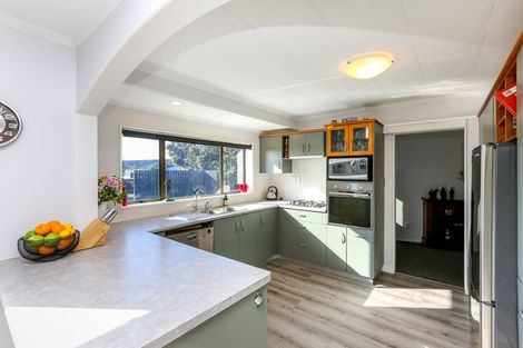 Photo of property in 24c Saint Ives Grove, Whalers Gate, New Plymouth, 4310