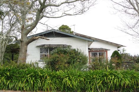 Photo of property in 1 Broadway, Waitara, 4320