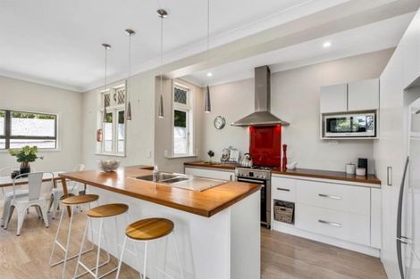 Photo of property in 16 Hudson Street, Island Bay, Wellington, 6023