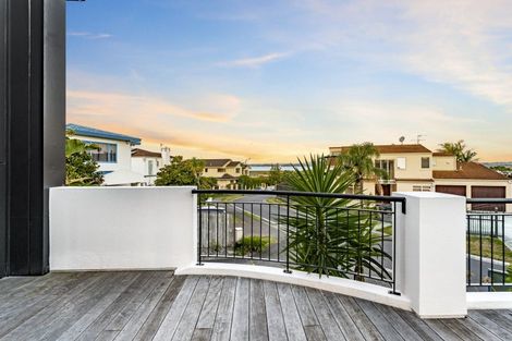 Photo of property in 6a Saint Jerome Avenue, Te Atatu Peninsula, Auckland, 0610
