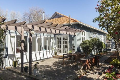 Photo of property in 134 Springfield Road, St Albans, Christchurch, 8014