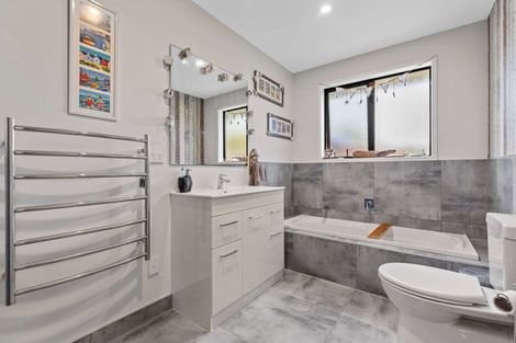 Photo of property in 22 Colombo Road, Waiuku, 2123