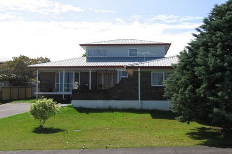 Photo of property in 8 Darcy Place, Massey, Auckland, 0614