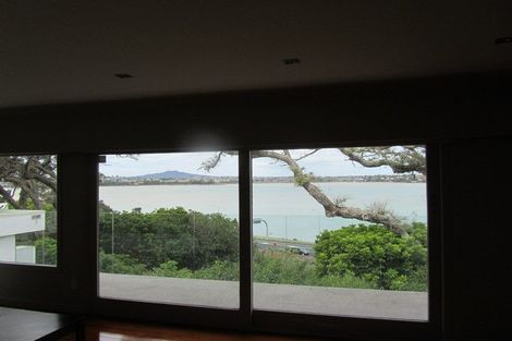 Photo of property in 73 Sylvan Avenue, Northcote, Auckland, 0627