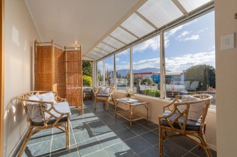 Photo of property in 2 Bowen Street, Te Anau, 9600