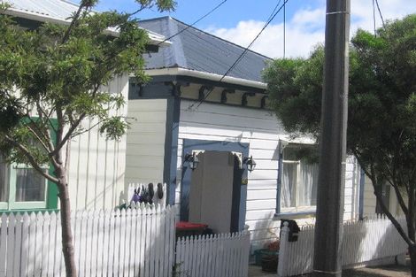 Photo of property in 24 Scarborough Terrace, Mount Victoria, Wellington, 6011