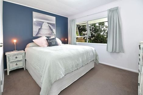 Photo of property in 69b Red Beach Road, Red Beach, 0932