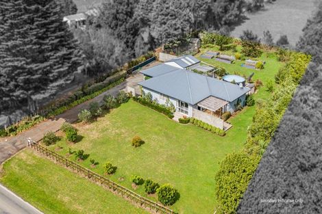 Photo of property in 1098 Queen Street East, Levin, 5571