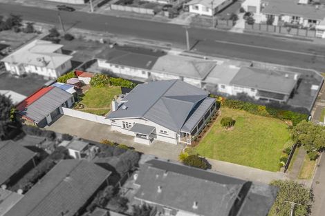 Photo of property in 56 Queenwood Road, Levin, 5510