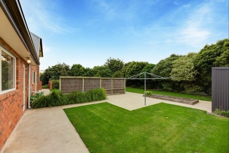 Photo of property in 100 Willowview Drive, Redwood, Christchurch, 8051