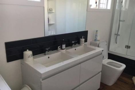 Photo of property in 6 Long Street, Torbay, Auckland, 0630