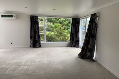 Photo of property in 105 Dowse Drive, Maungaraki, Lower Hutt, 5010