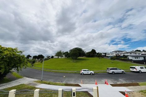 Photo of property in 15 Aronia Way, Goodwood Heights, Auckland, 2105