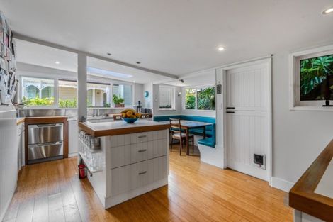 Photo of property in 62 King Edward Parade, Devonport, Auckland, 0624