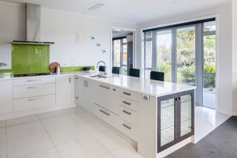 Photo of property in 142 Saint James Drive, Huntington, Hamilton, 3210