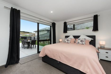Photo of property in 35 Ballintoy Park Drive, Welcome Bay, Tauranga, 3175