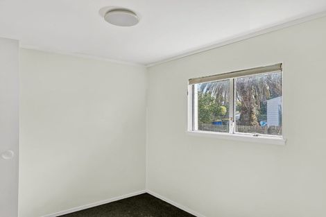 Photo of property in 15 Queen Mary Avenue, New Lynn, Auckland, 0600