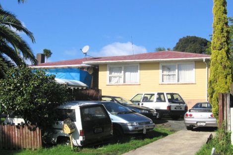 Photo of property in 18 Coburg Street, Henderson, Auckland, 0612