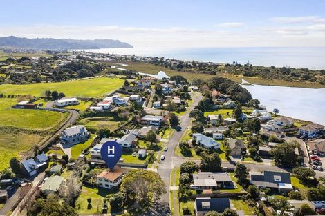 Photo of property in 11 Pohutukawa Drive, Athenree, Katikati, 3177