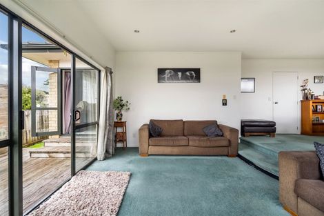 Photo of property in 2/147 Birkdale Road, Birkdale, Auckland, 0626