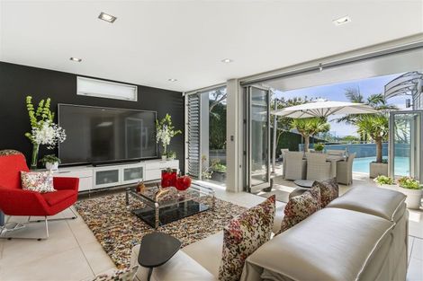 Photo of property in 10a Eastcliffe Road, Castor Bay, Auckland, 0620