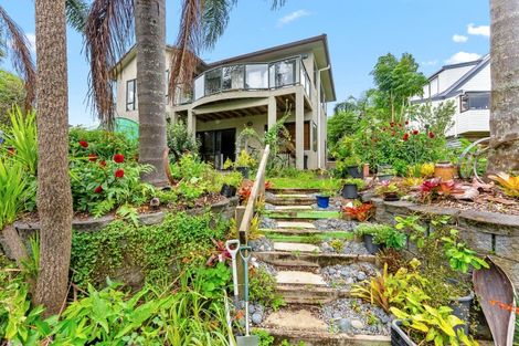 Photo of property in 4 Twin Wharf Road, Herald Island, Auckland, 0618